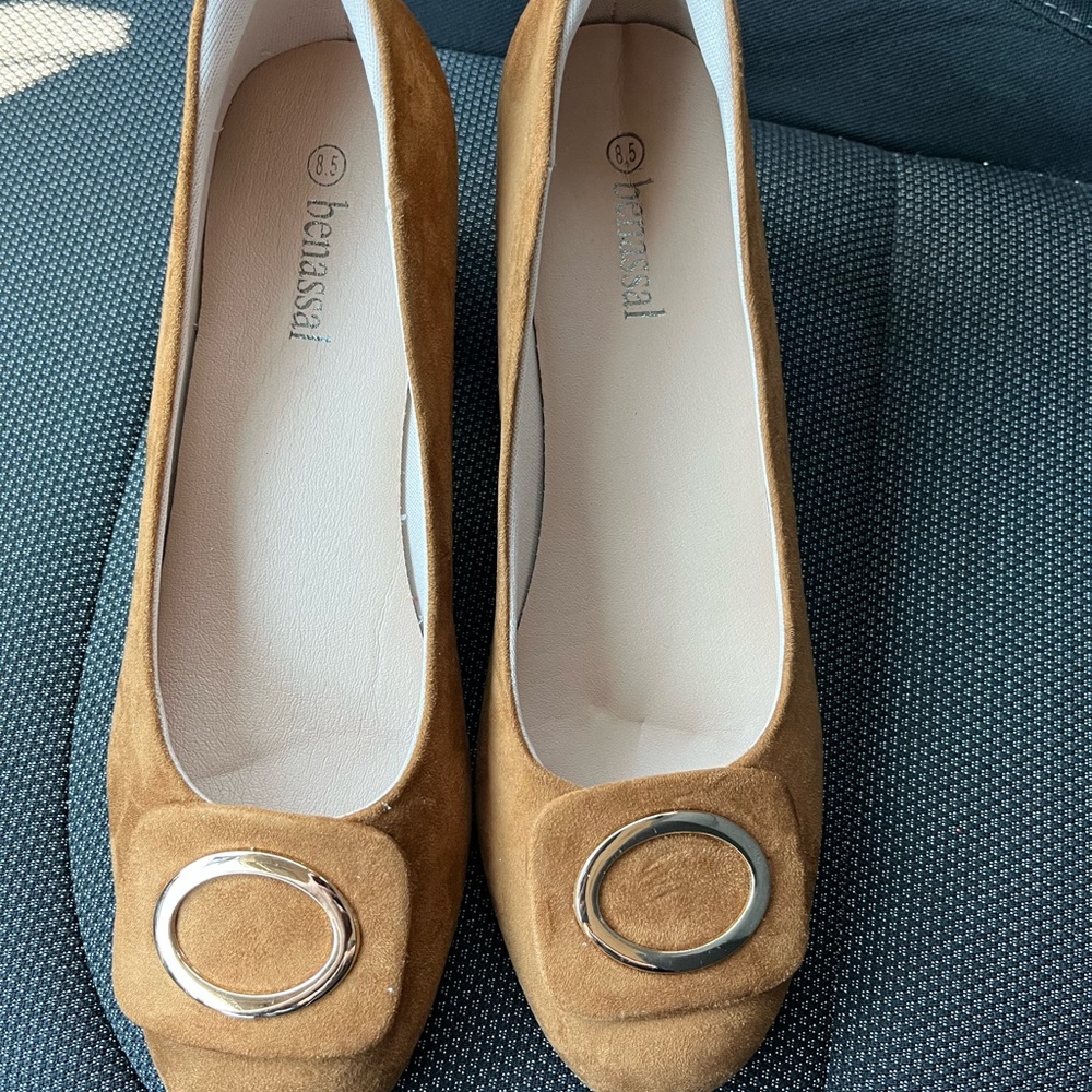 Benassal Tan Suede Heels with Gold Accent